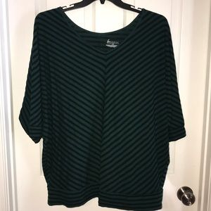 Women’s v-neck banded blouse